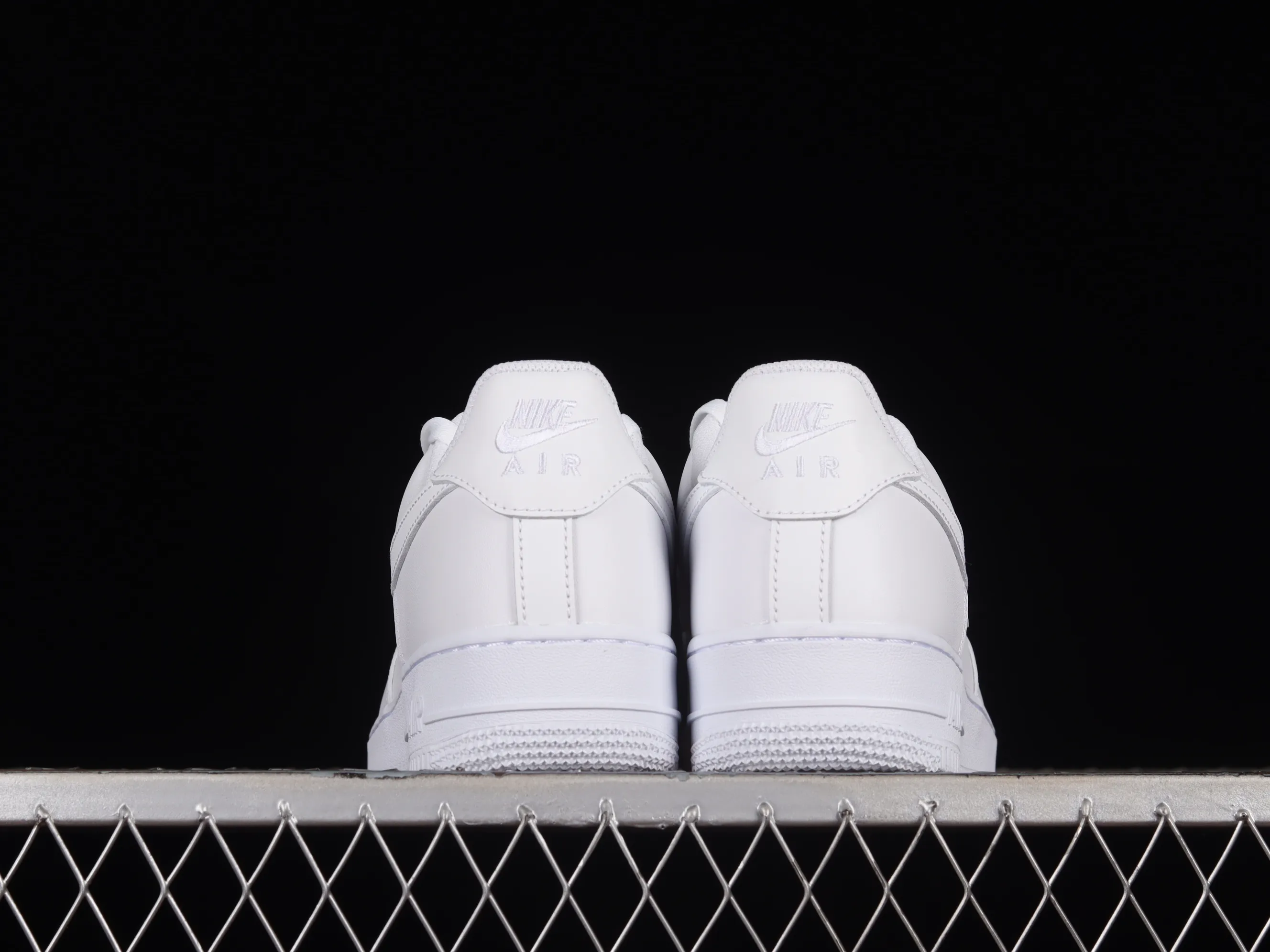 All categories Nk Air Force 1 Air Force series Nk Air Force 1 Low Air Force low-top XP version Nk Air Force 1'07 Low Air Force One Classic all-white low-top casual sneakers CW2288-111